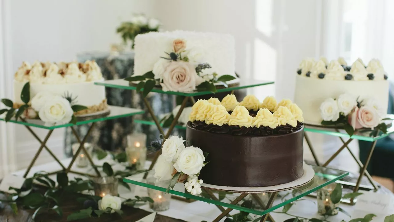 Top Wedding Cake Filling Ideas That Delight Couples